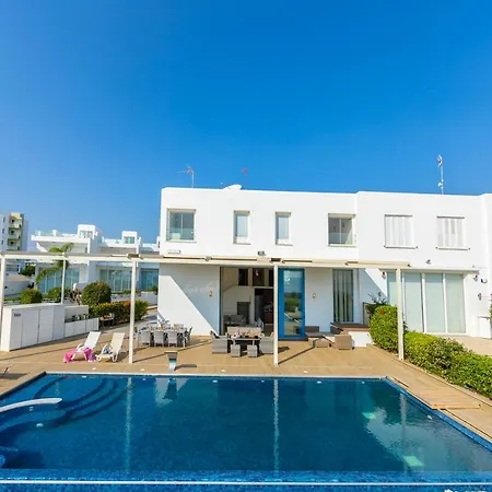 Villa Infinity *